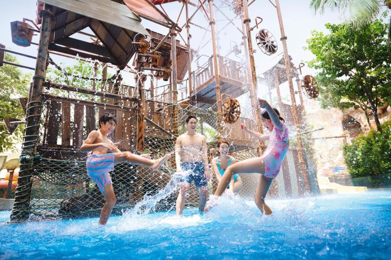 Resorts World Sentosa - Hotel Сингапур Экстерьер фото Adventure Cove Waterpark